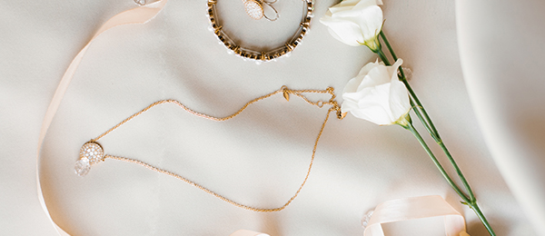 AuraAround - Women wear and Personal care promo