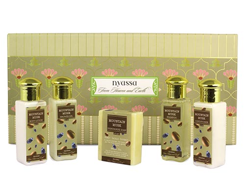 An invigorating Bath Ritual Mountain musk - Grey Gift Set