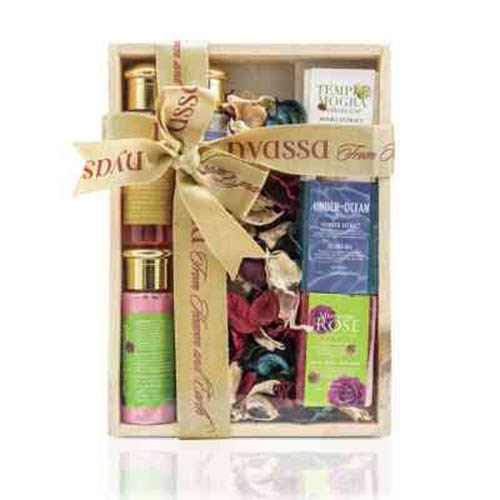 Nyassa Wooden Box Gift Set (7 Pieces)